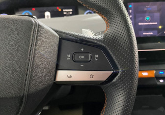 Подержанный автомобиль Changan UNI-V 2023 года (15 фото)