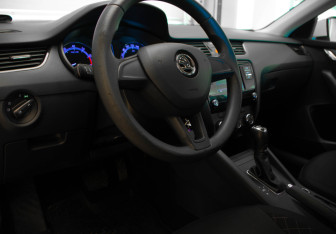 Подержанный автомобиль Skoda Octavia Liftback 2019 года (7 фото)