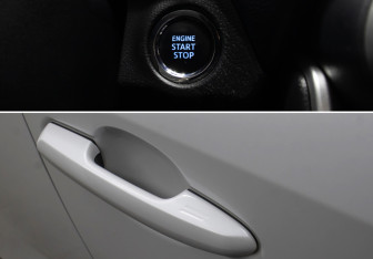 Подержанный автомобиль Toyota RAV4 2022 года (17 фото)