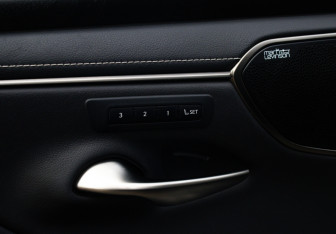 Подержанный автомобиль Lexus ES 2021 года (20 фото)