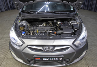 Подержанный автомобиль Hyundai Solaris Hatchback 2012 года (9 фото)