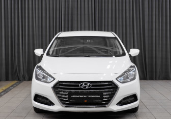 Подержанный автомобиль Hyundai i40 Sedan 2015 года (2 фото)