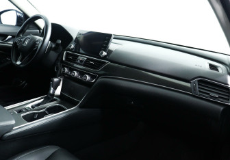 Подержанный автомобиль Honda Accord Sedan 2022 года (9 фото)