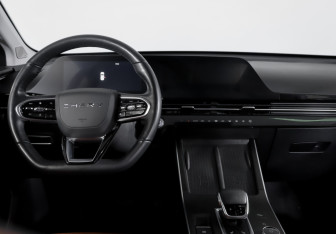 Подержанный автомобиль Omoda C5 2022 года (12 фото)