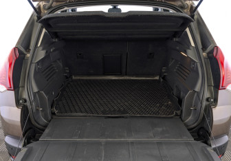 Подержанный автомобиль Peugeot 3008 2014 года (10 фото)