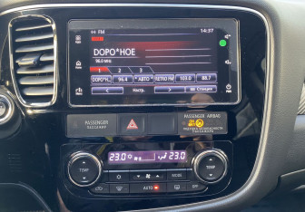 Подержанный автомобиль Mitsubishi Outlander 2018 года (15 фото)