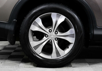 Подержанный автомобиль Honda CR-V 2014 года (8 фото)