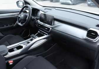 Подержанный автомобиль Geely Coolray 2023 года (9 фото)