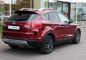 Подержанный автомобиль FAW Besturn X80 2017 года (5 фото)