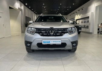 Подержанный автомобиль Renault Duster 2021 года (2 фото)