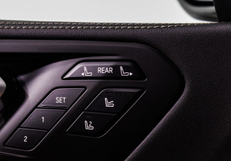 Подержанный автомобиль BMW X7 2024 года (24 фото)