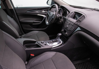 Подержанный автомобиль Opel Insignia Sedan 2013 года (9 фото)