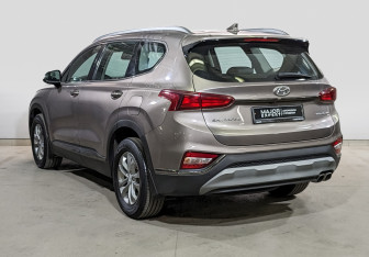 Подержанный автомобиль Hyundai Santa Fe 2020 года (7 фото)