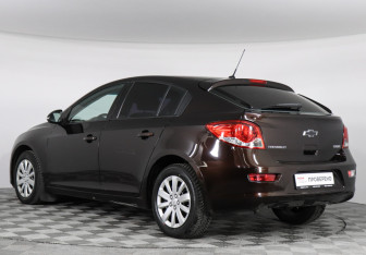 Подержанный автомобиль Chevrolet Cruze Hatchback 2014 года (4 фото)