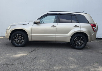 Подержанный автомобиль Suzuki Grand Vitara 2010 года (8 фото)