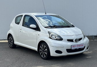 Подержанный автомобиль Toyota Aygo 2010 года (3 фото)