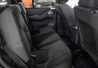 Подержанный автомобиль Nissan Pathfinder 2012 года (14 фото)