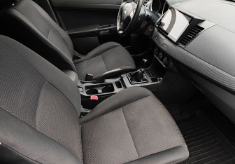 Подержанный автомобиль Mitsubishi Lancer Sedan 2008 года (9 фото)