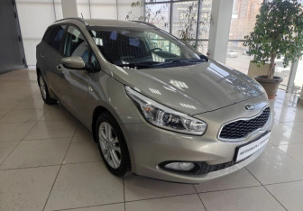 Подержанный автомобиль Kia Ceed Wagon 2015 года (3 фото)