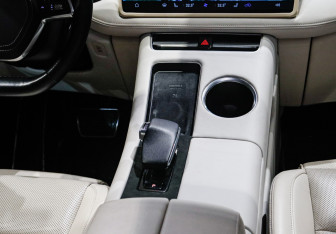 Подержанный автомобиль AITO M5 2023 года (13 фото)