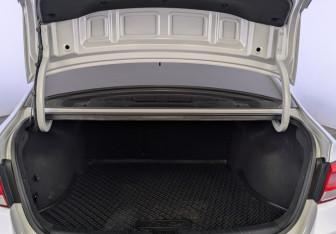 Подержанный автомобиль Kia Rio Sedan 2017 года (10 фото)