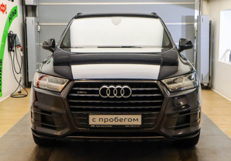 Подержанный автомобиль Audi Q7 2017 года (2 фото)