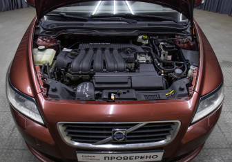 Подержанный автомобиль Volvo S40 2008 года (9 фото)