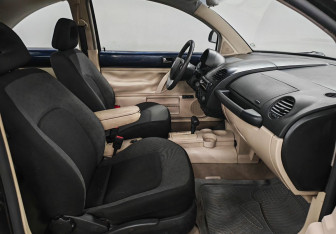 Подержанный автомобиль Volkswagen Beetle Hatchback 1999 года (10 фото)