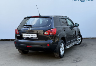 Подержанный автомобиль Nissan Qashqai 2008 года (5 фото)