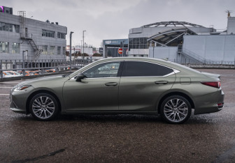 Подержанный автомобиль Lexus ES 2021 года (8 фото)