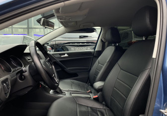 Подержанный автомобиль Volkswagen Golf Hatchback 2014 года (17 фото)