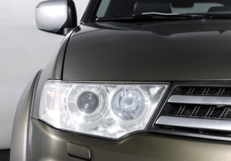 Подержанный автомобиль Mitsubishi Pajero Sport 2015 года (23 фото)