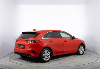 Подержанный автомобиль Kia Ceed Hatchback 2018 года (5 фото)