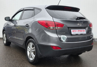 Подержанный автомобиль Hyundai ix35 2012 года (7 фото)