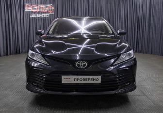 Подержанный автомобиль Toyota Camry Sedan 2021 года (2 фото)