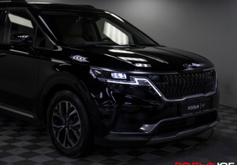 Подержанный автомобиль Kia Carnival 2021 года (26 фото)