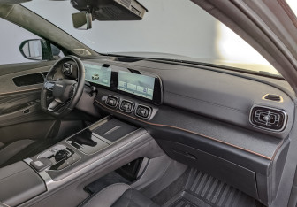 Подержанный автомобиль Jaecoo J8 2024 года (15 фото)