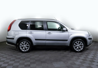 Подержанный автомобиль Nissan X-Trail 2013 года (4 фото)