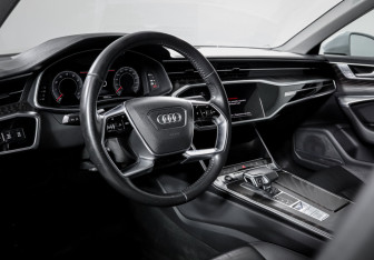 Подержанный автомобиль Audi A6 Sedan 2020 года (14 фото)