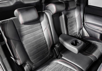 Подержанный автомобиль Mitsubishi Outlander 2021 года (12 фото)