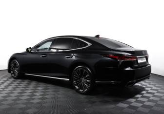 Подержанный автомобиль Lexus LS 2018 года (7 фото)