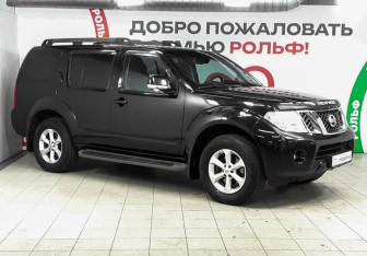 Подержанный автомобиль Nissan Pathfinder 2014 года (3 фото)