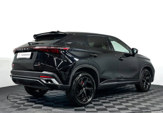 Подержанный автомобиль Omoda C5 2023 года (5 фото)