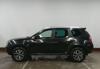 Подержанный автомобиль Nissan Terrano 2014 года (8 фото)