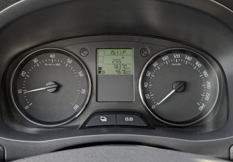 Подержанный автомобиль Skoda Fabia Hatchback 2012 года (13 фото)