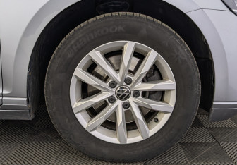 Подержанный автомобиль Volkswagen Passat Sedan 2021 года (12 фото)