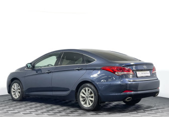 Подержанный автомобиль Hyundai i40 Sedan 2016 года (7 фото)