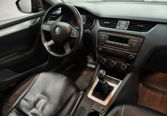 Подержанный автомобиль Skoda Octavia Liftback 2014 года (10 фото)