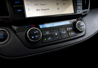 Подержанный автомобиль Toyota RAV4 2019 года (27 фото)
