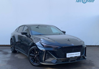 Подержанный автомобиль Changan UNI-V 2024 года (3 фото)